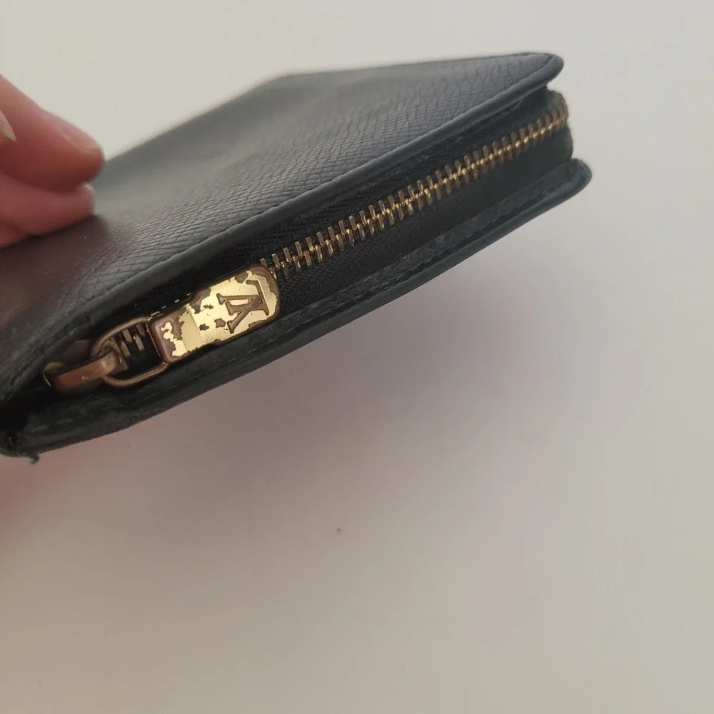 Louis Vuitton Taiga Leather Zip Around Bifold Wallet Green CA0011 Mens Compact